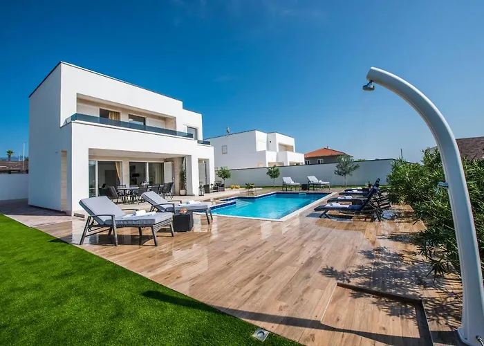 Villas Royal II With Private Pool