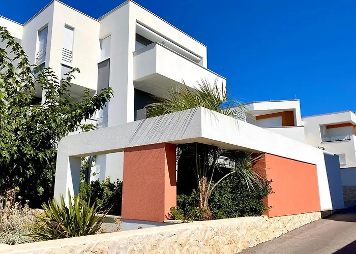 Fantasy View Villa