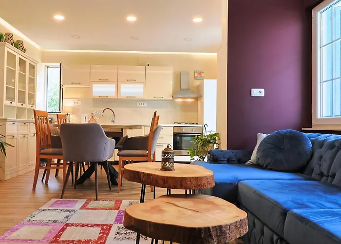 Central Single House With Parking-Top Location!